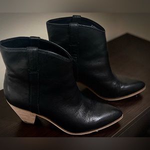 FRYE Maley Pull Tab Botties